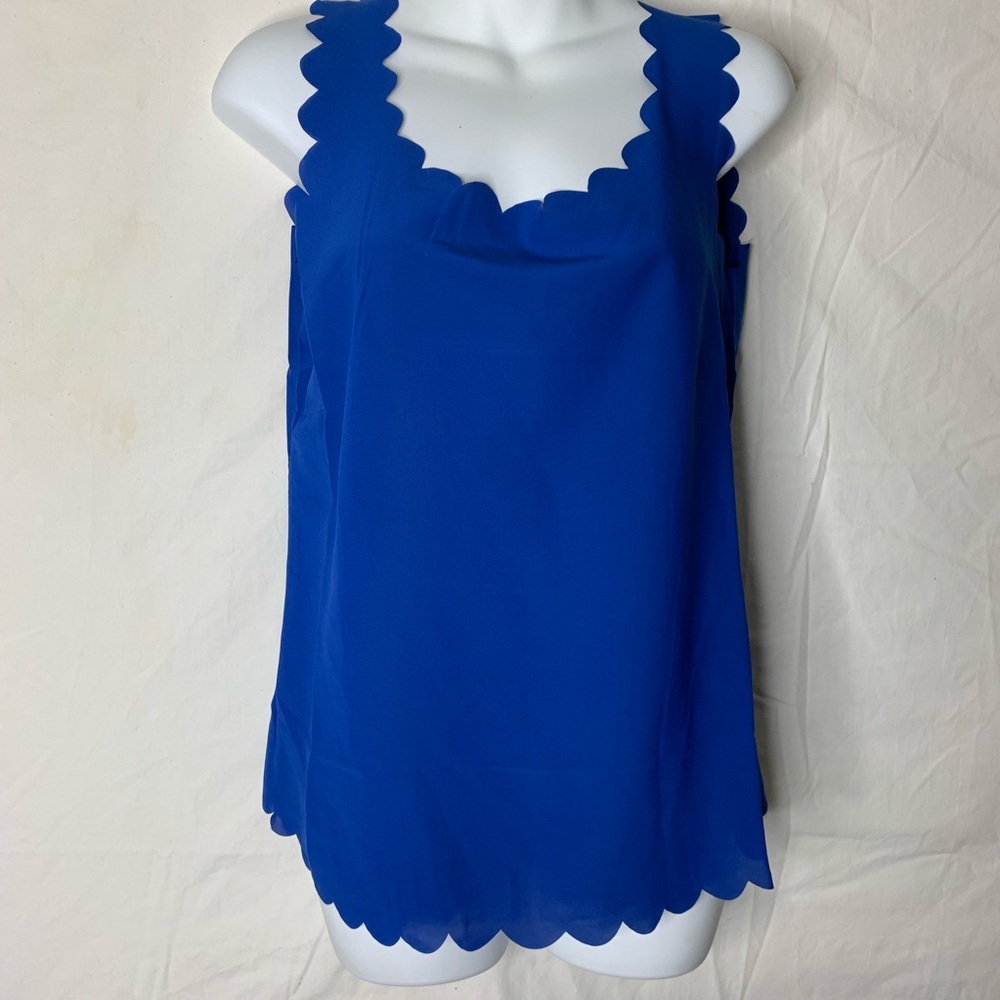 “OASAP” scalloped sleeveless blouse